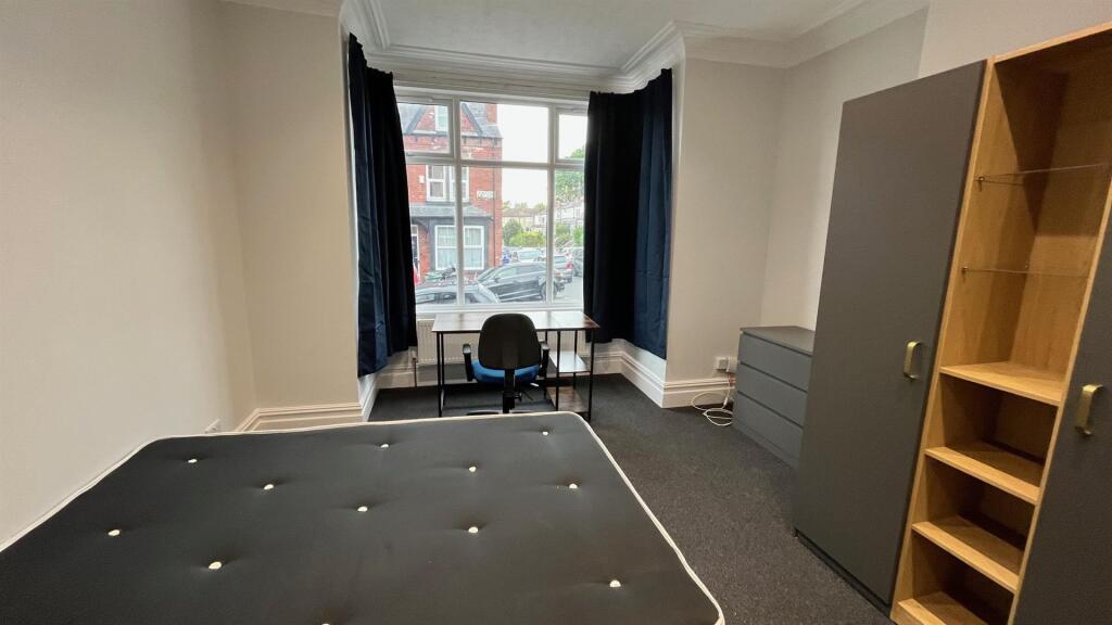 6 bedroom house for rent