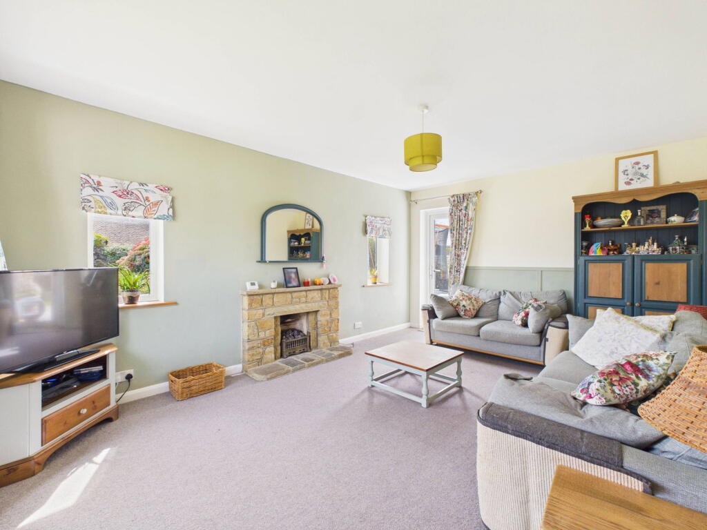 St. Johns Avenue, Goring-by-Sea, Worthing, BN12 4HU - View 3