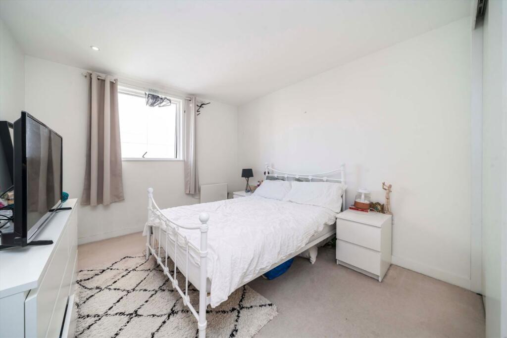 Apartment in Twickenham - More