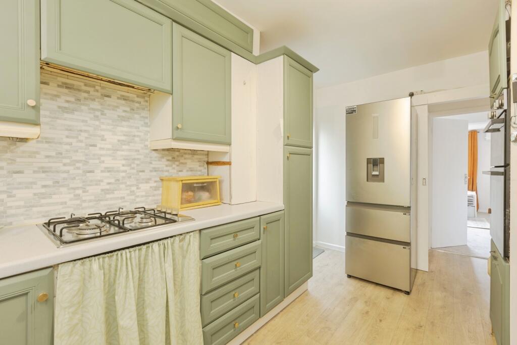 House in Tunbridge Wells, Kent - More