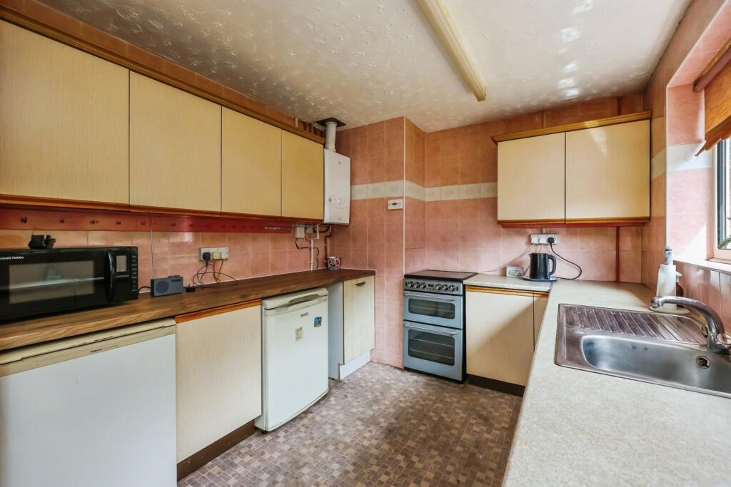 House in Nottingham, Silverdale - More