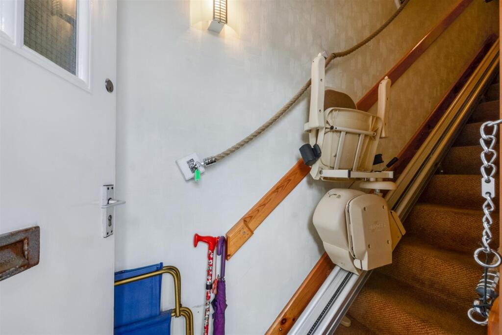 Apartment in Nottingham, Wollaton Vale - View 5
