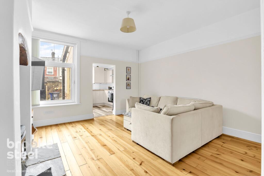 House in Darwen, Hollins Grove, Earcroft - More