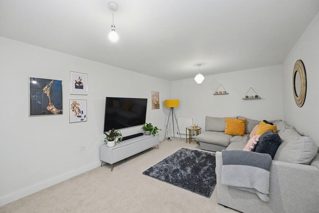 Angwin Avenue, Houlton, Rugby photo 3