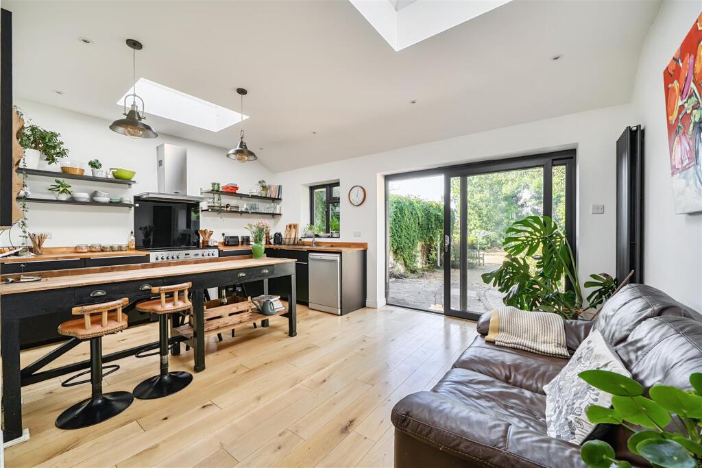 House in Reading - More