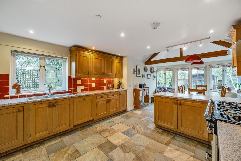 House in Beaminster, Dorset - View 3