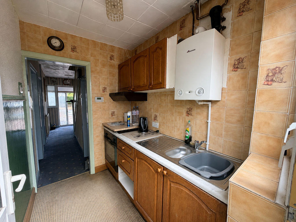 House in South Staffordshire, Great Wyrley - More