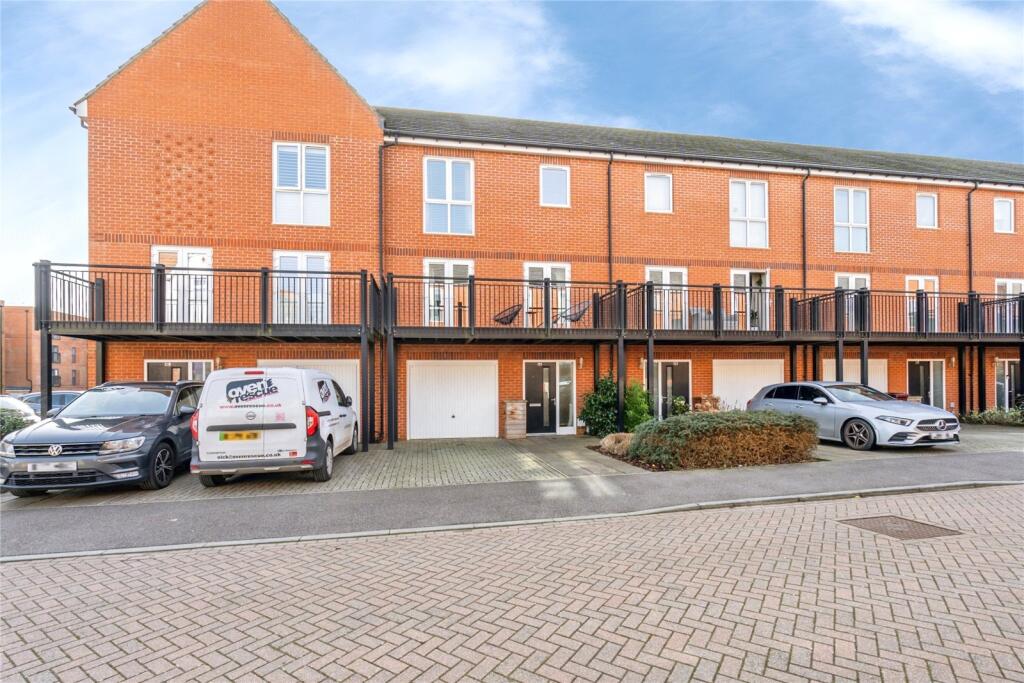 Main image of property: Pinewood Way, Chichester, West Sussex, PO19