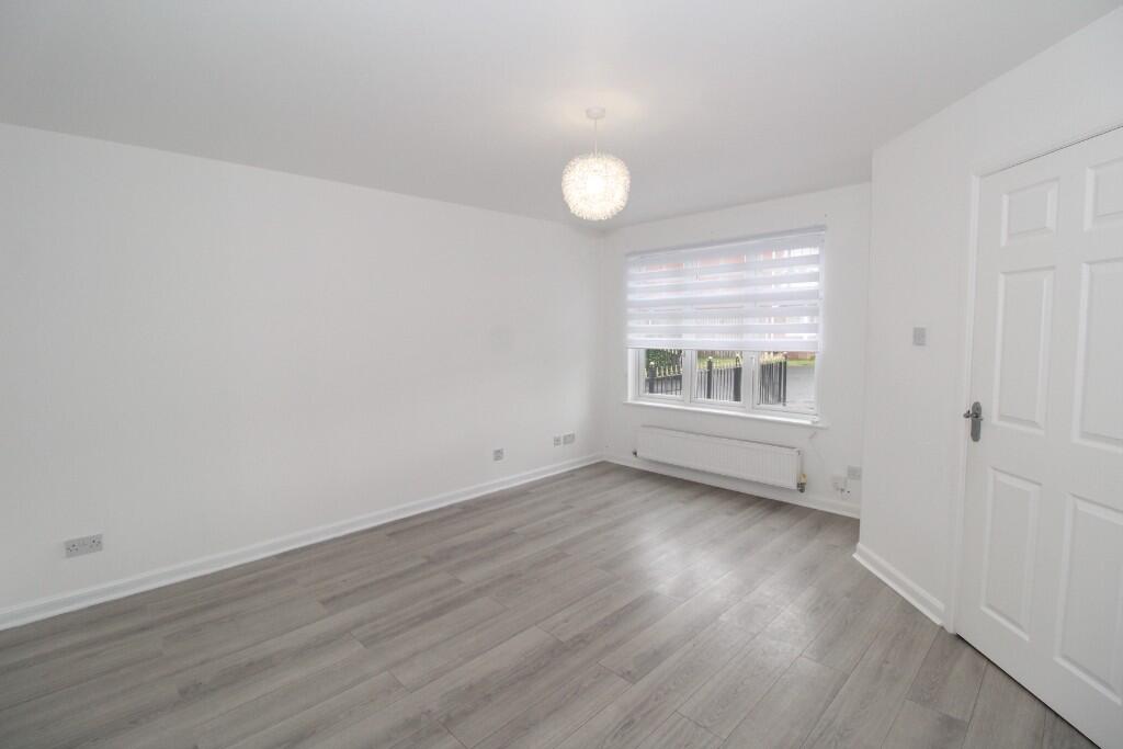 House in Glasgow, South Lanarkshire - View 2