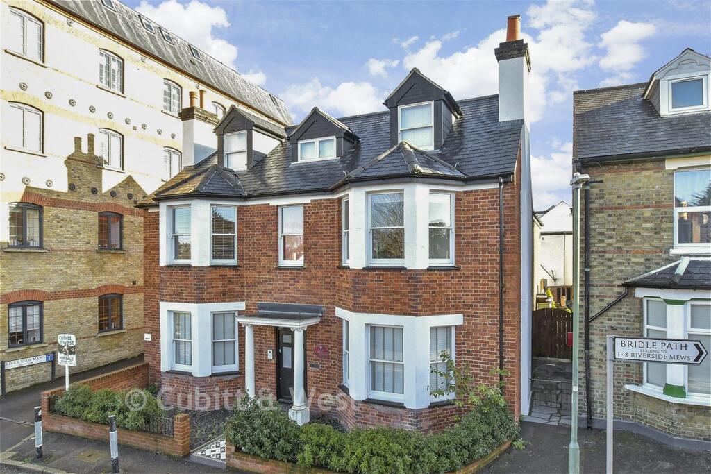 Main image of property: Bridle Path, Beddington, Surrey