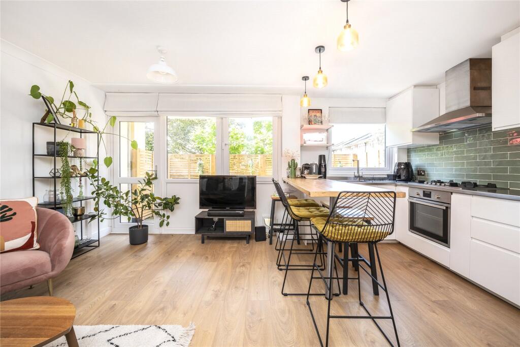 Main image of property: 51 Geldeston Road, London, E5