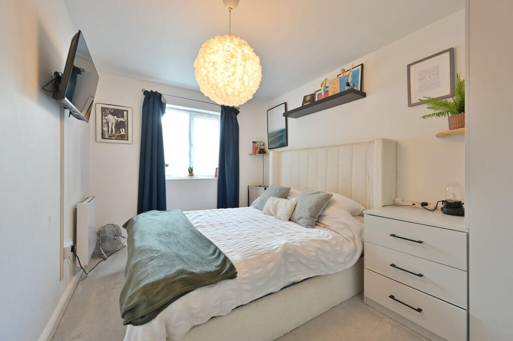 Apartment in Watford - View 4