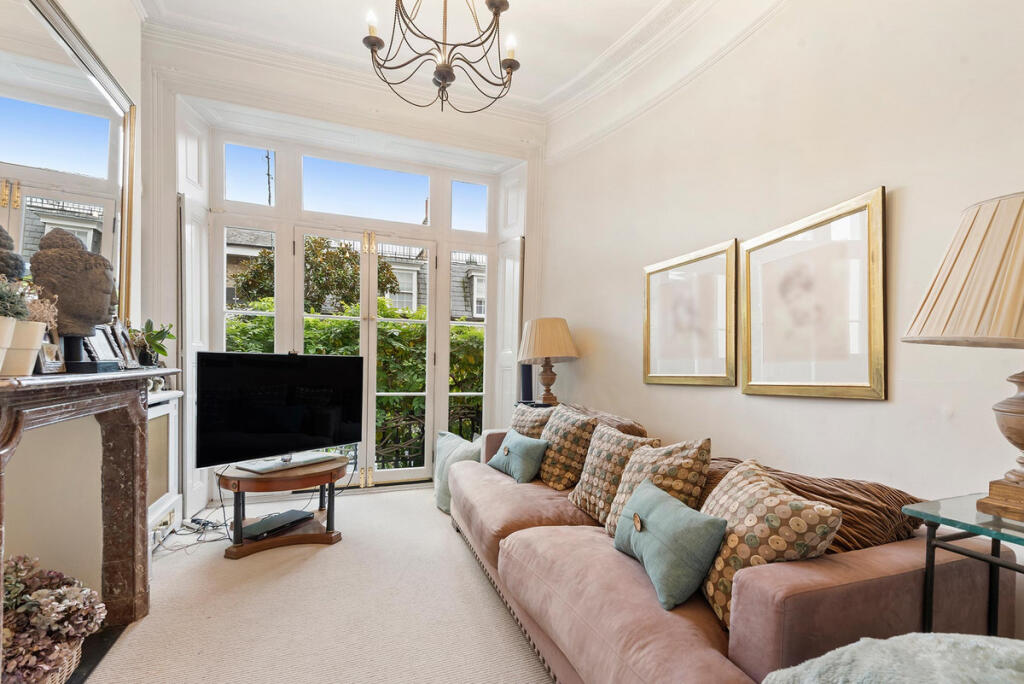 House in London - View 5