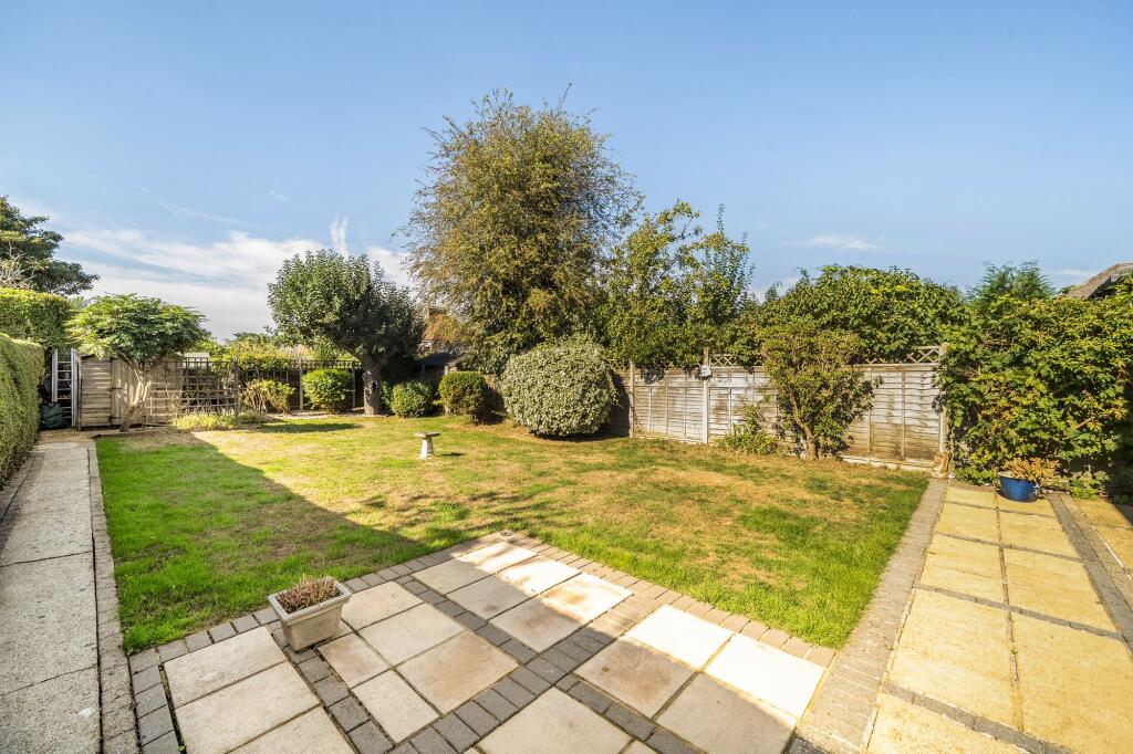 Foxon Lane, Caterham, CR3 photo 4
