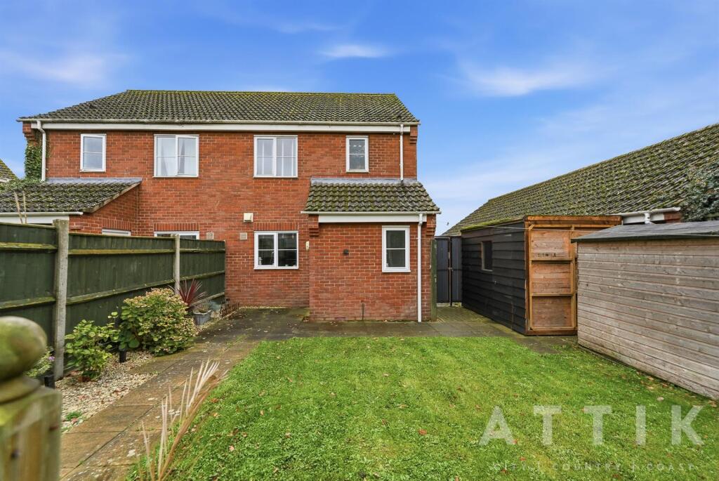 Nightingale Close, Halesworth photo 3