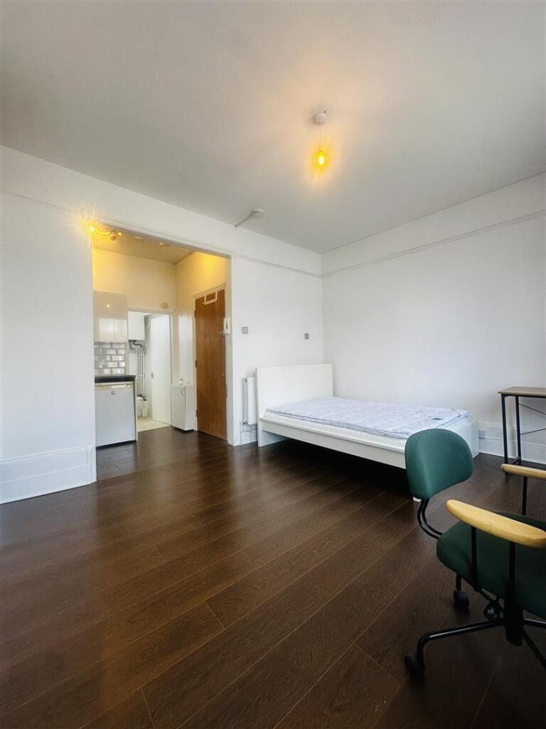 Main image of property: New North Road, Islington