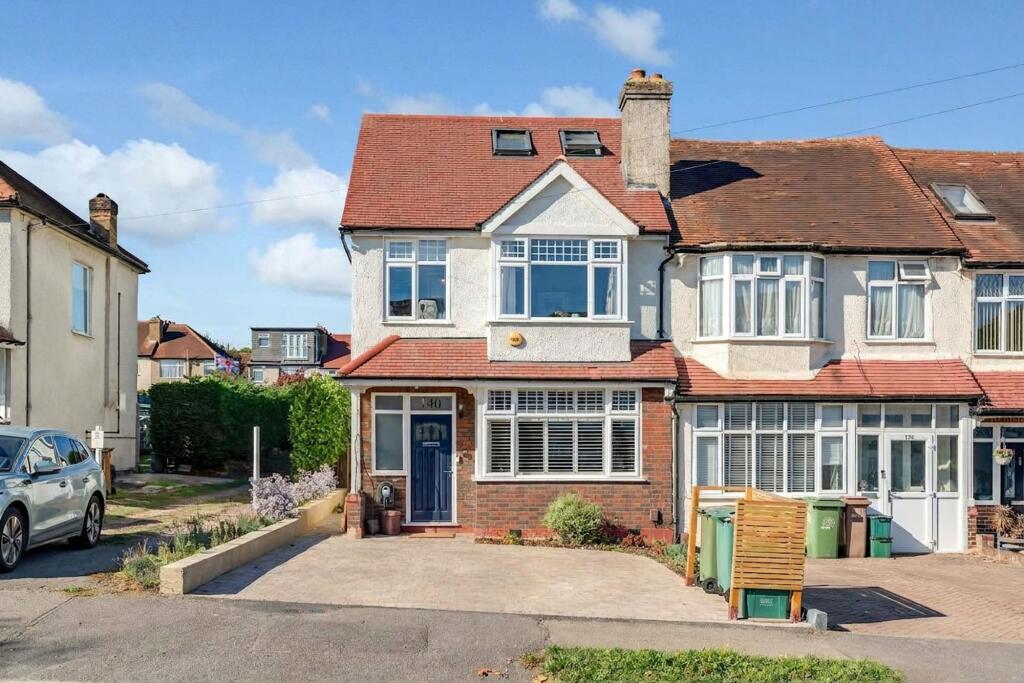 Main image of property: Bridgewood Road, Worcester Park, KT4