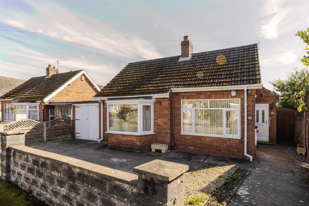 3-bed bungalow on Dolman Crescent, Scunthorpe, £200,000