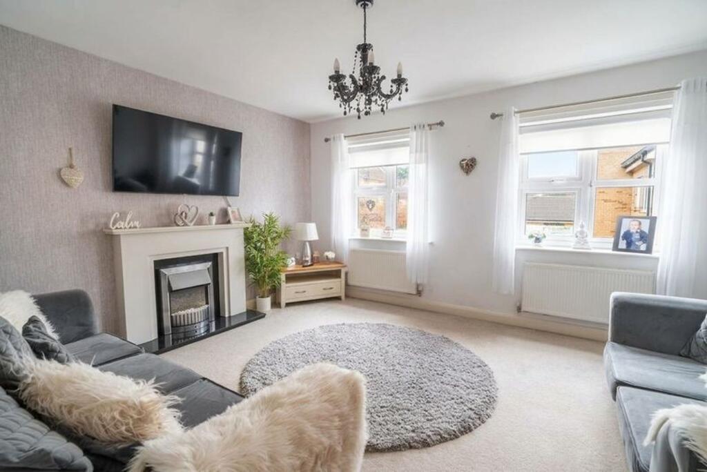 House in Hull - View 3