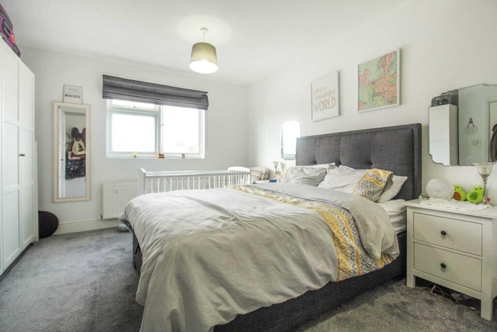 Apartment in Luton - View 4