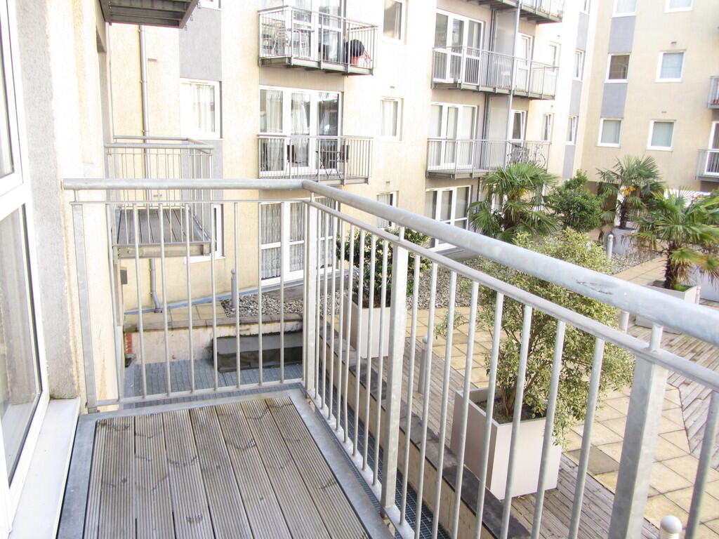 Quartz Apartments, 10 Hall Street, - View 3