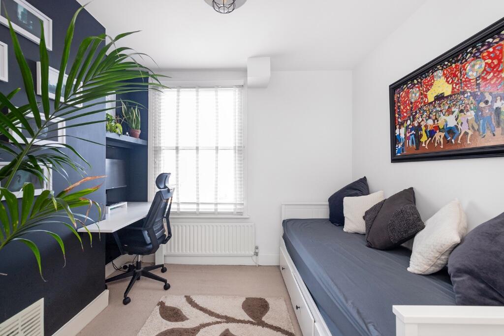 Ivanhoe Road, London, SE5 - More