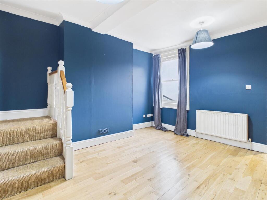 Apartment in Worcester - View 5