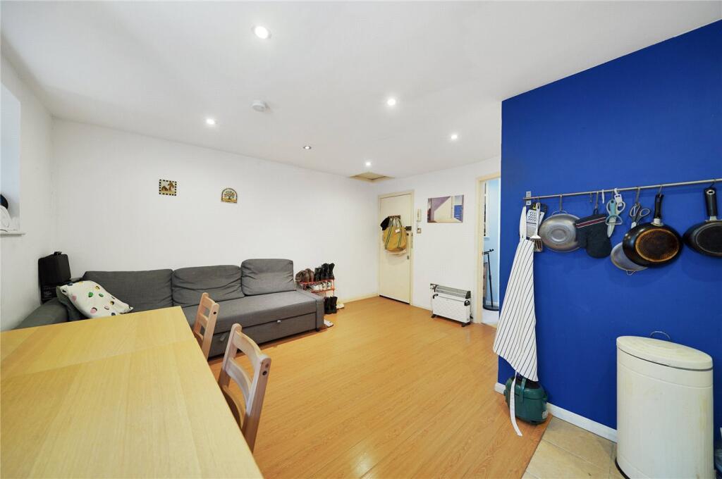 Apartment in London, St. George in the East, Whitechapel - View 2