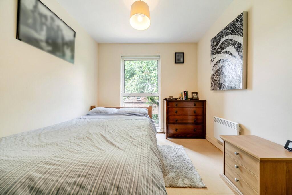 Apartment in London - View 5