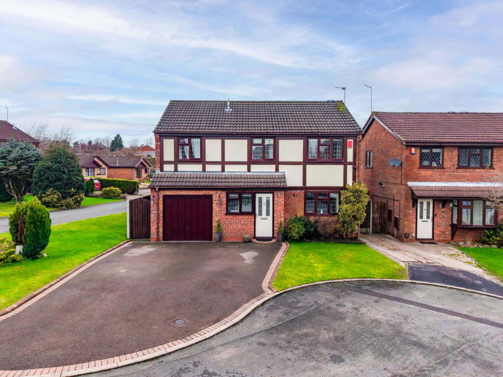 5-bed detached on Danemead Close, Meir Park, Stoke-on-Trent, £385,000