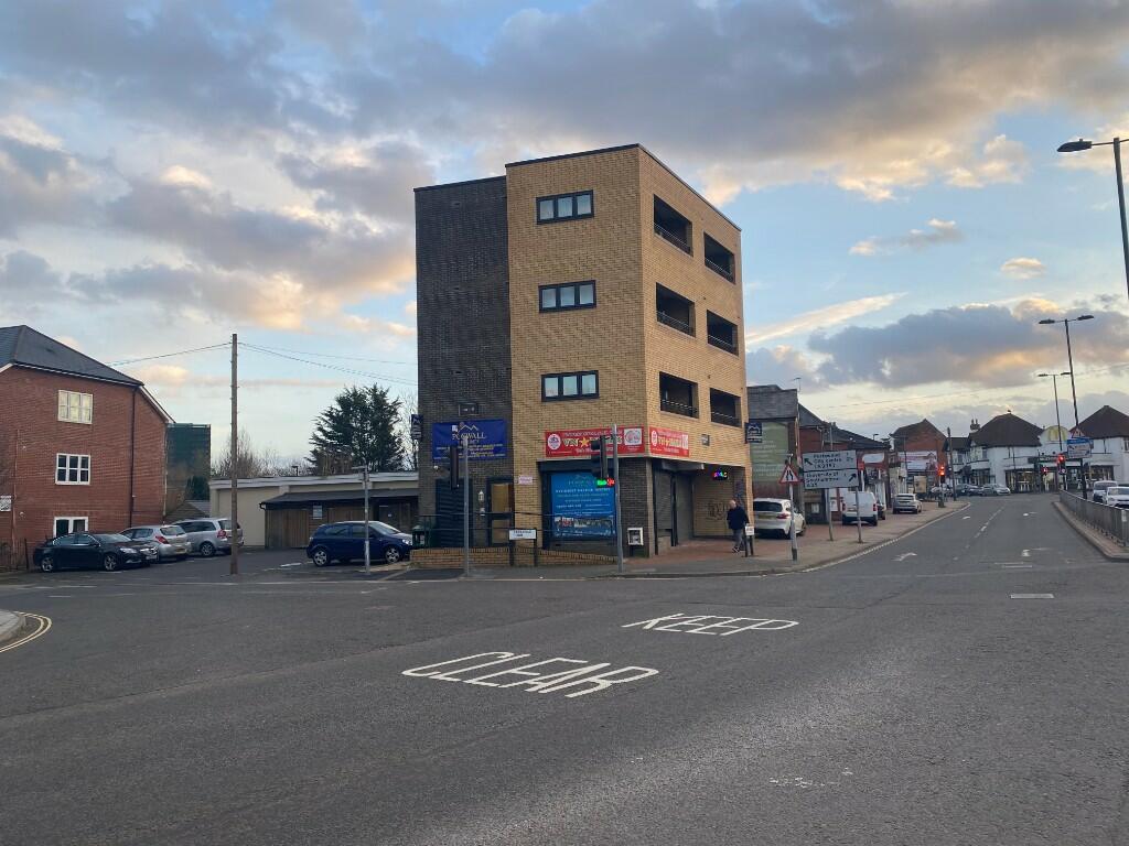 Main image of property: Flat 3, 102 High Road, Southampton, Hampshire, SO16