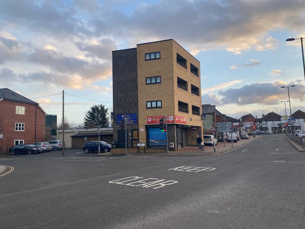 Main image of property: Flat 2, 102 High Road, Southampton, Hampshire, SO16