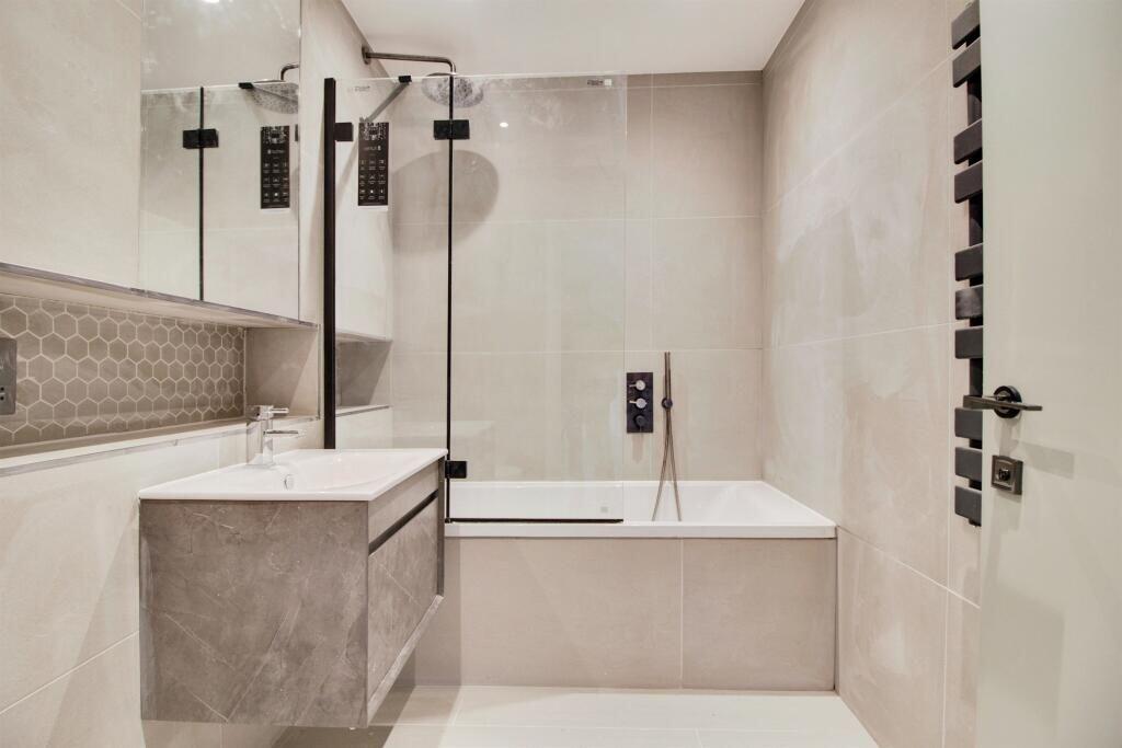 Additional image 14 of Apartment , Theodores Place, Stonehills, Welwyn Garden City