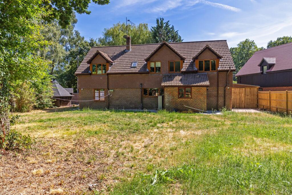 House in Winchester, Colden Common - View 4