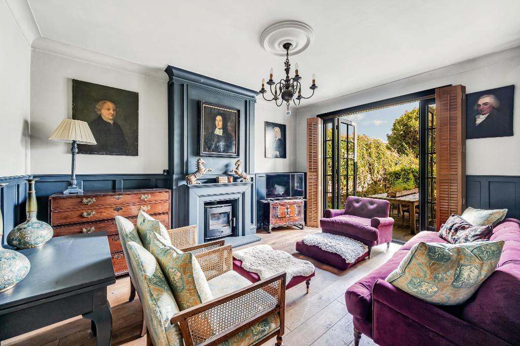 House in London - View 2