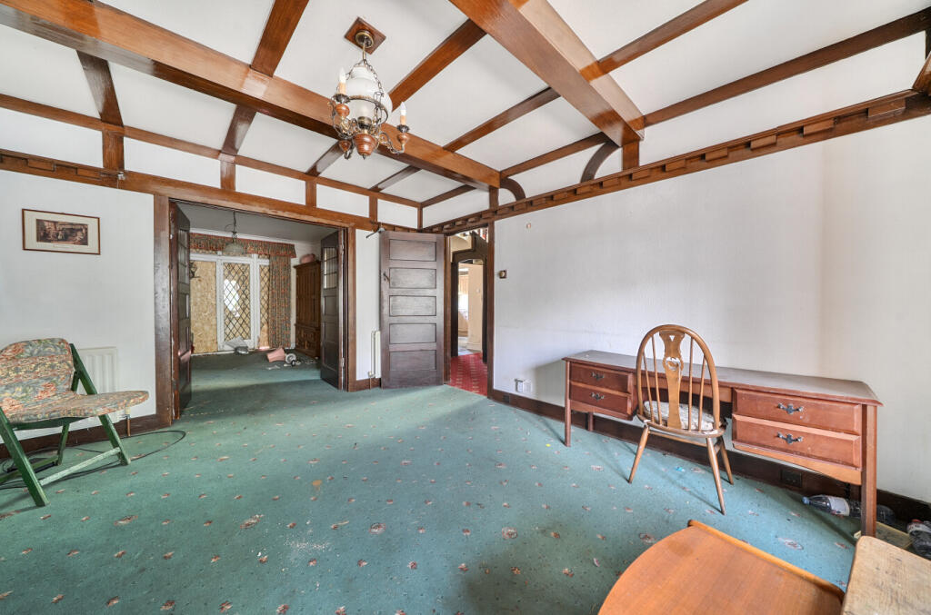 House in Croydon - More