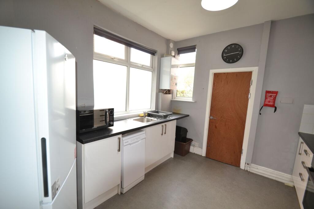 1 bedroom house share for rent