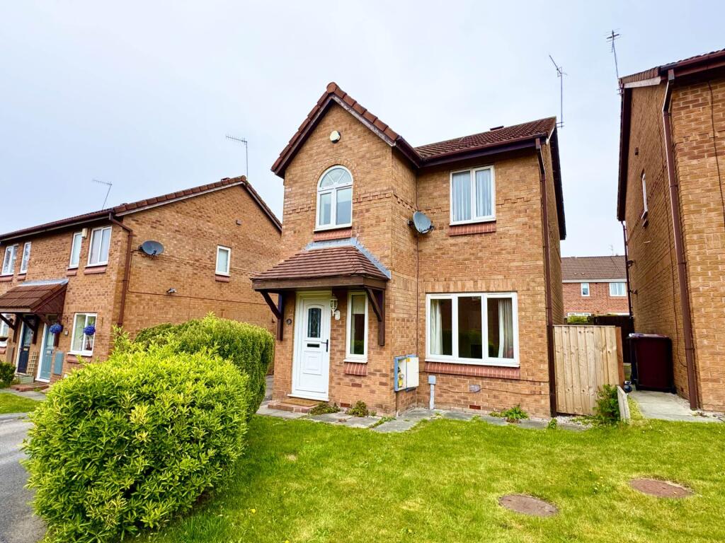 3-bed detached on Henrietta Grove, Prescot, £225,000