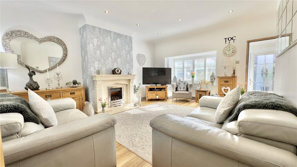 Hazel Grove, Irby, Wirral, CH61 photo 4