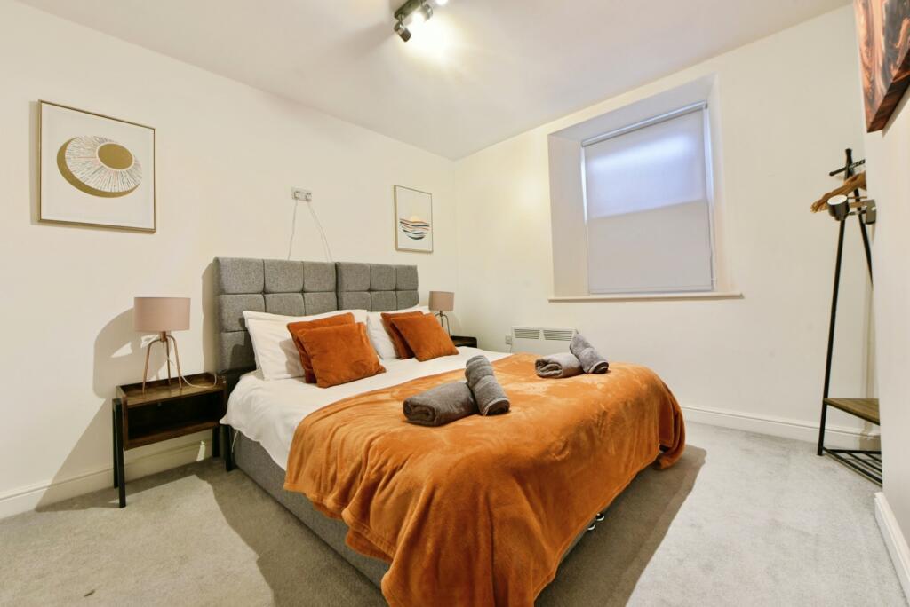 Apartment in Calderdale, West Yorkshire - View 5