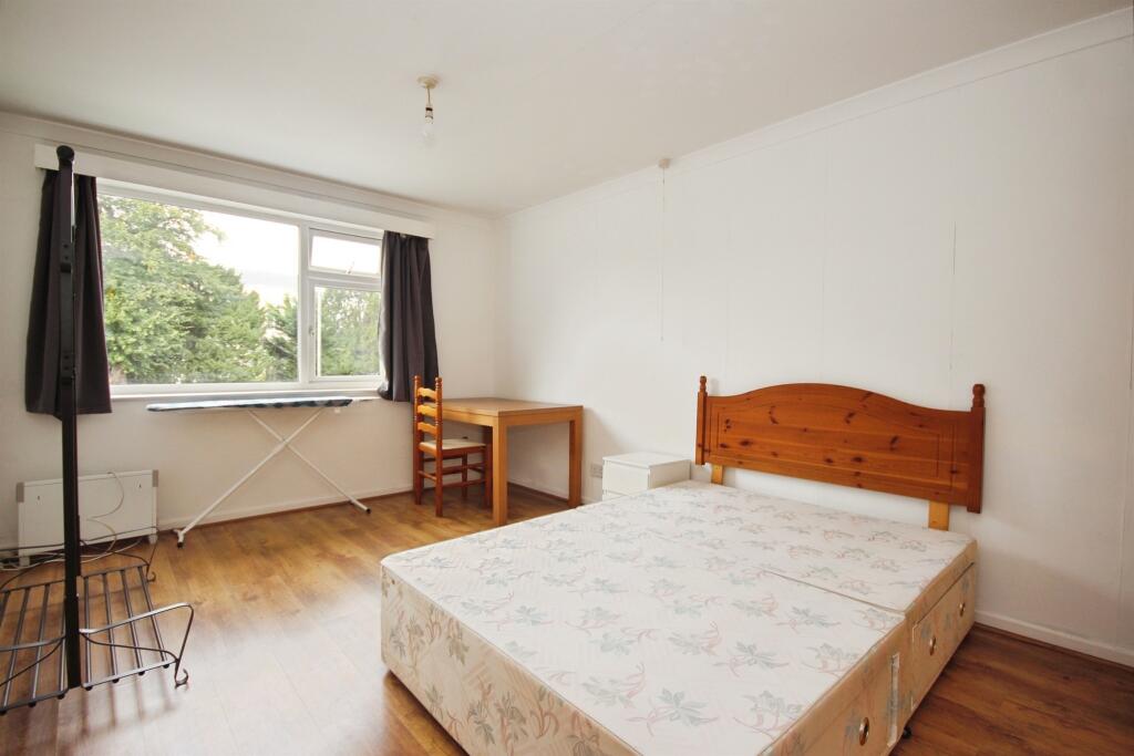 Apartment in Warwick, Royal Leamington Spa - View 5