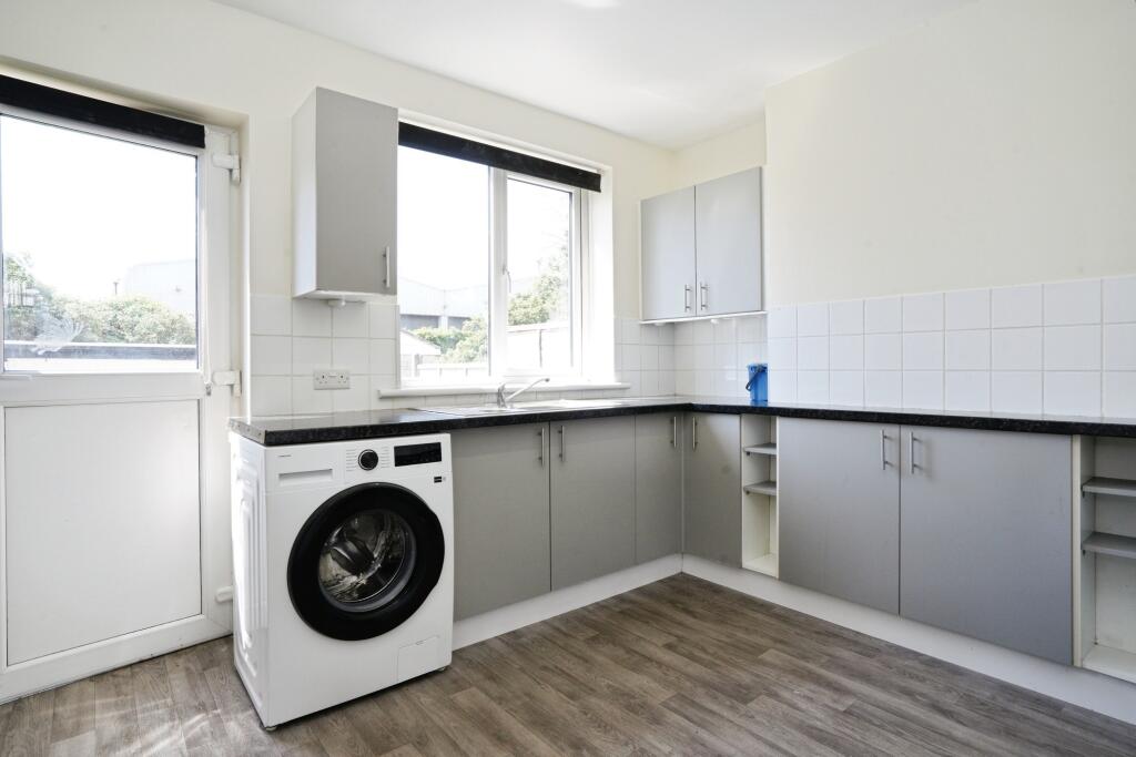 House in Luton - View 5