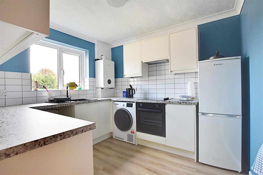 Cranston Avenue, Bexhill-On-Sea photo 3