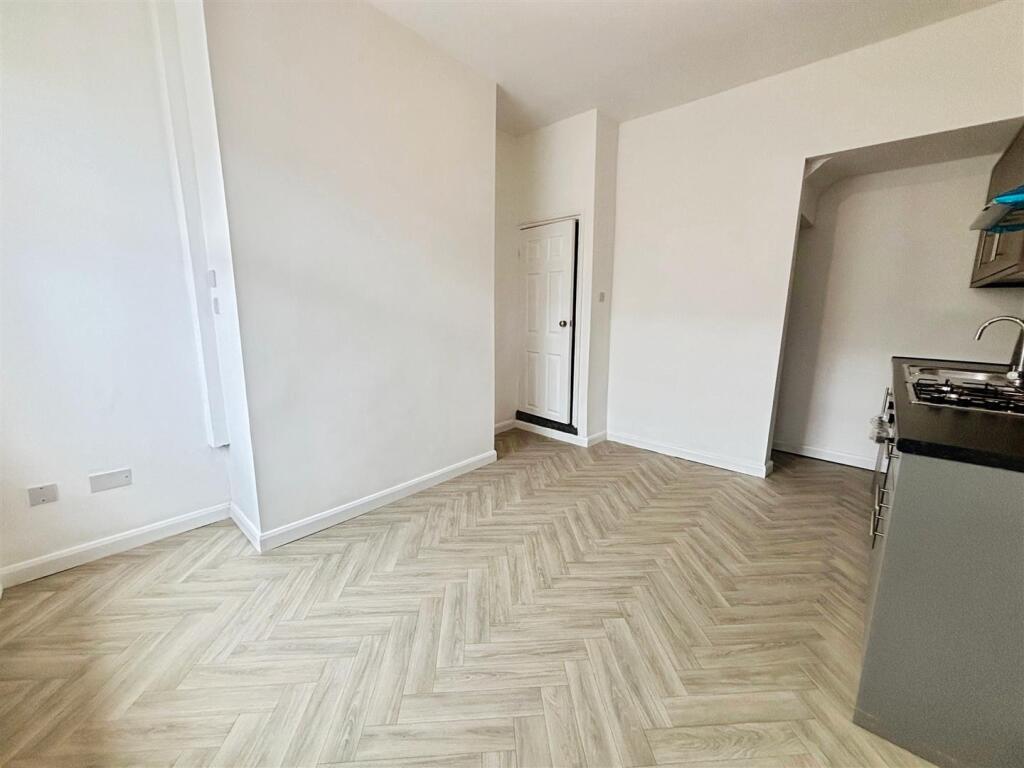 Greaves Street, Bradford, BD5 7PE - View 4
