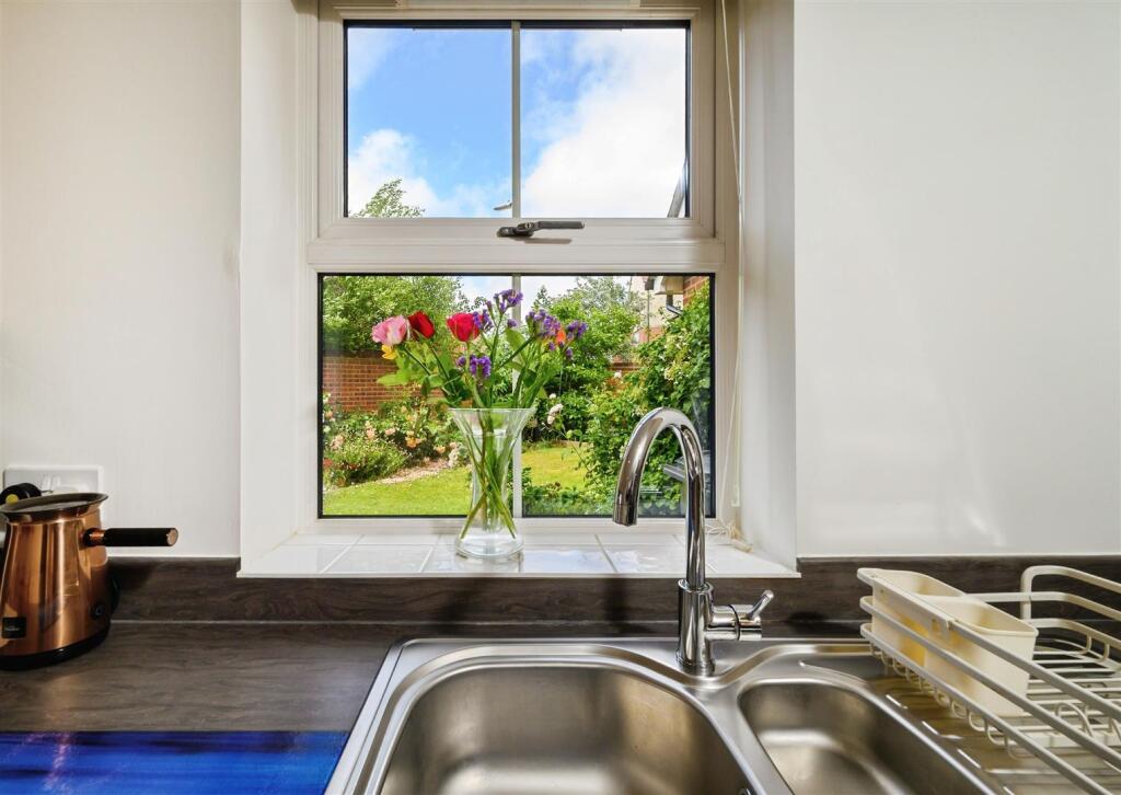 House in Havant, Denvilles, Warblington - More
