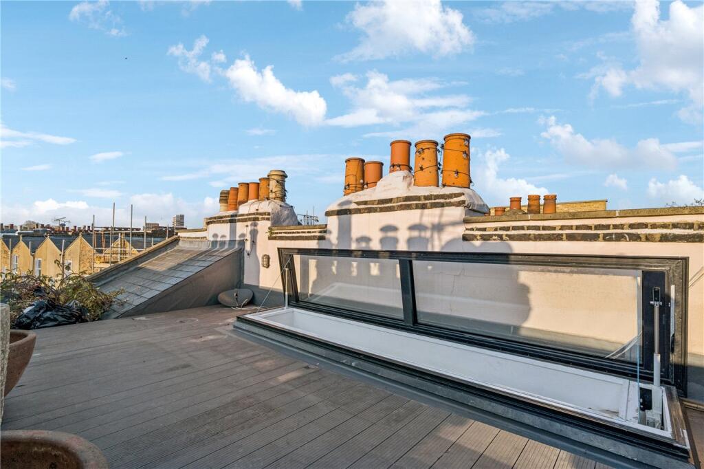 3 bedroom maisonette for rent
