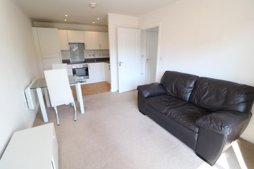 Apartment in Cardiff - View 4