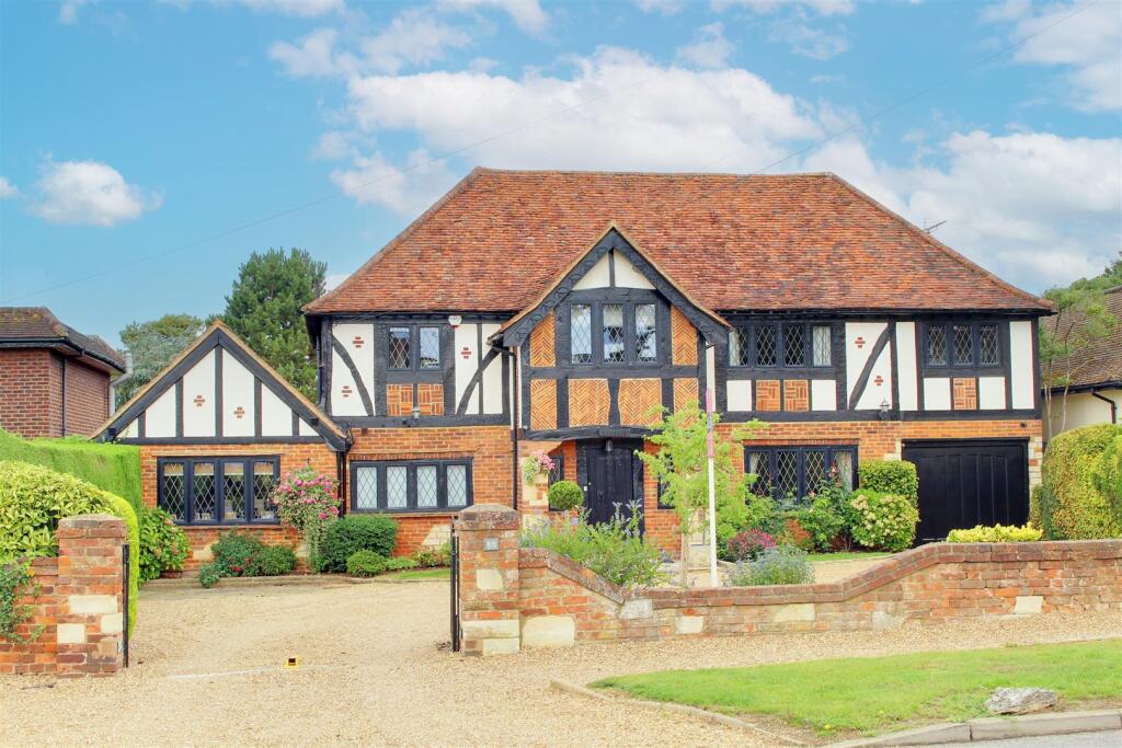 Brookmans Avenue, Brookmans Park