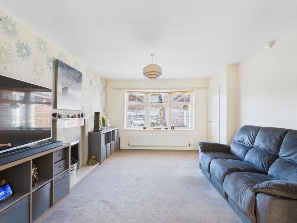 Glendon Crescent, Ashton-under-Lyne, Lancashire, OL6 photo 3