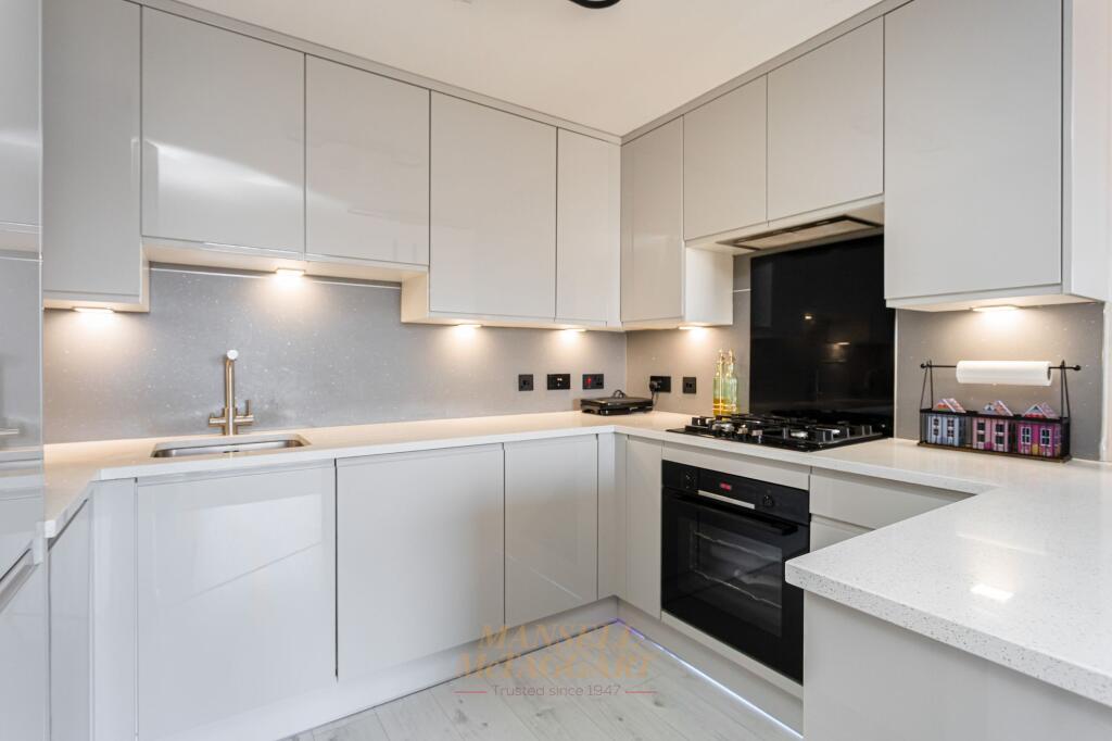 Commonwealth Drive, Finlay Court, RH10 - View 4